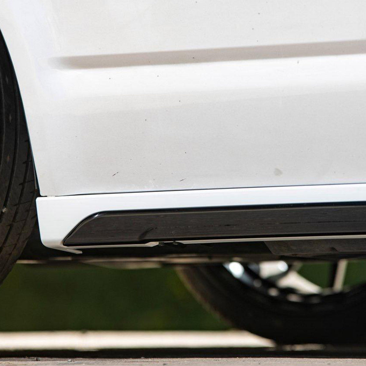 For VW T6 SWB Side Skirts Candy White Plastic Painted and Ready to Fit (B-Grade)